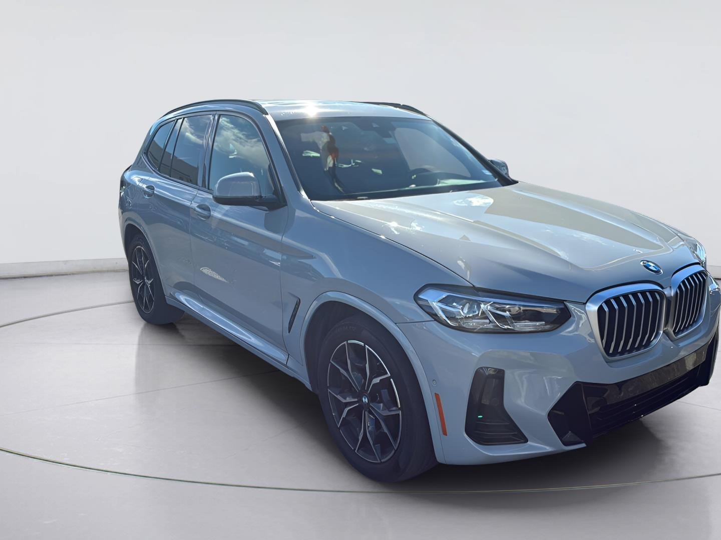 Used 2022 Brooklyn Grey Metallic BMW sDrive30i image 3