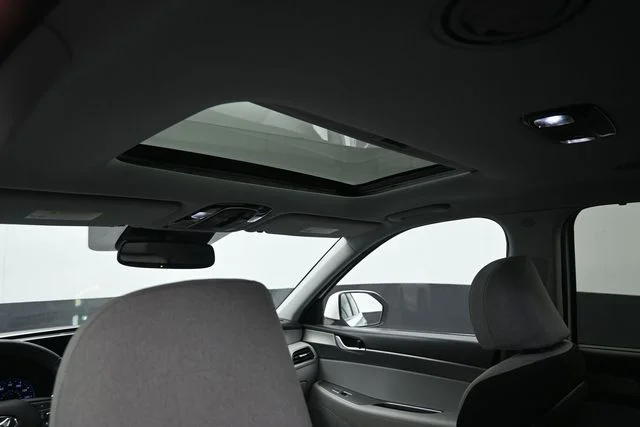 Used 2021 White Hyundai SEL image 18