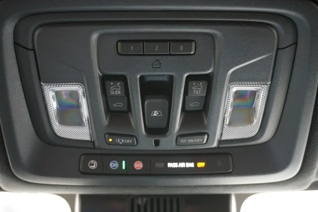 New 2026 Summit White GMC Denali Ultimate DRW image 36