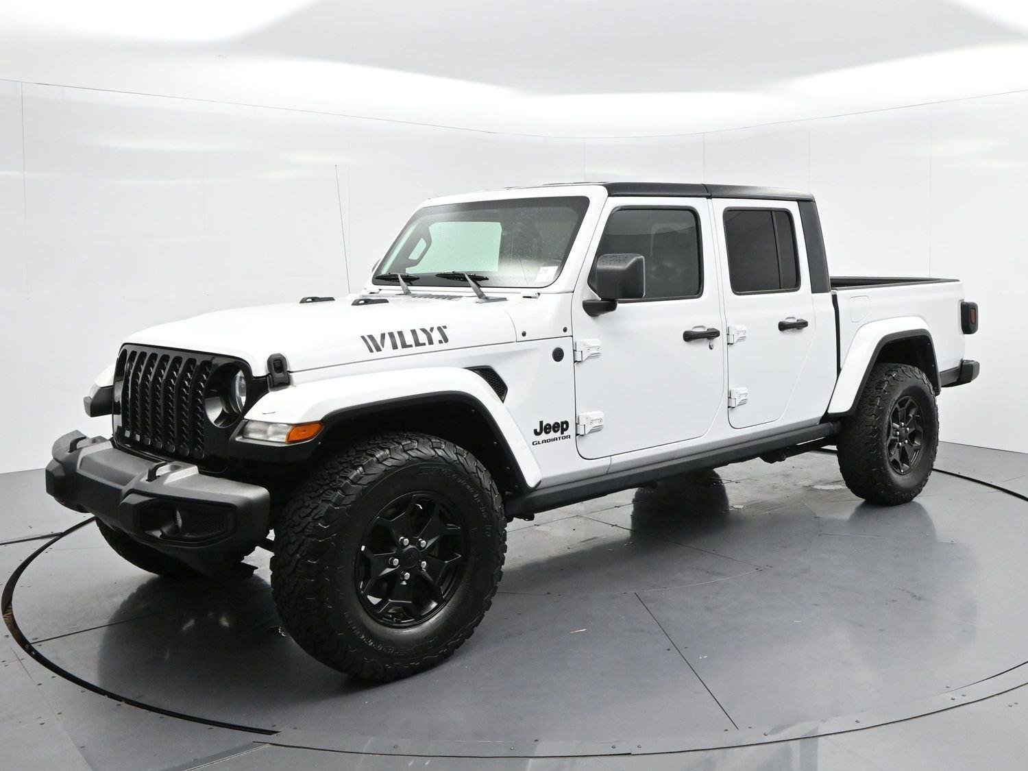 Used 2022 White Jeep Willys image 3