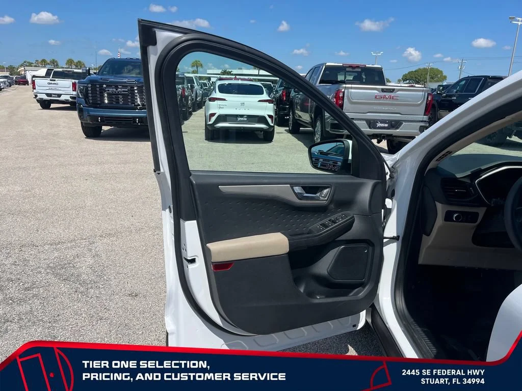 Used 2020 White Ford SE image 11