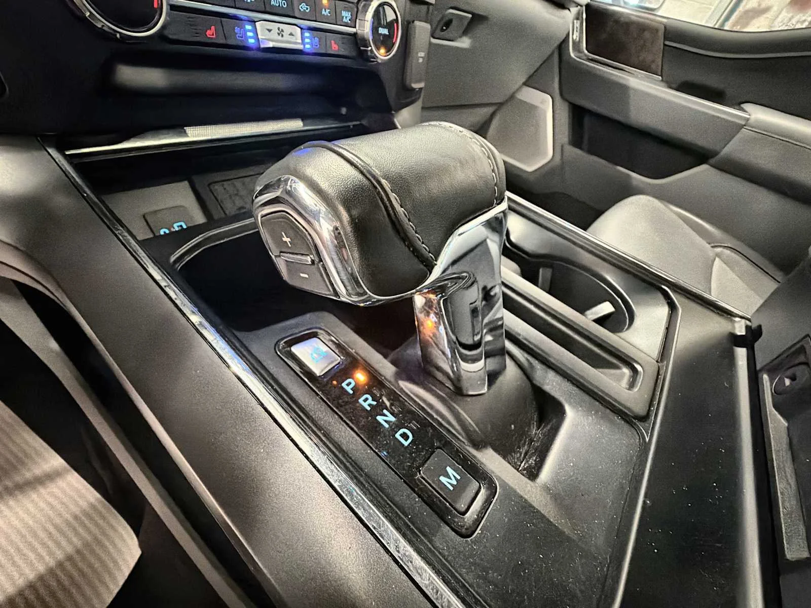 Used 2023 Oxford White Ford LARIAT image 22