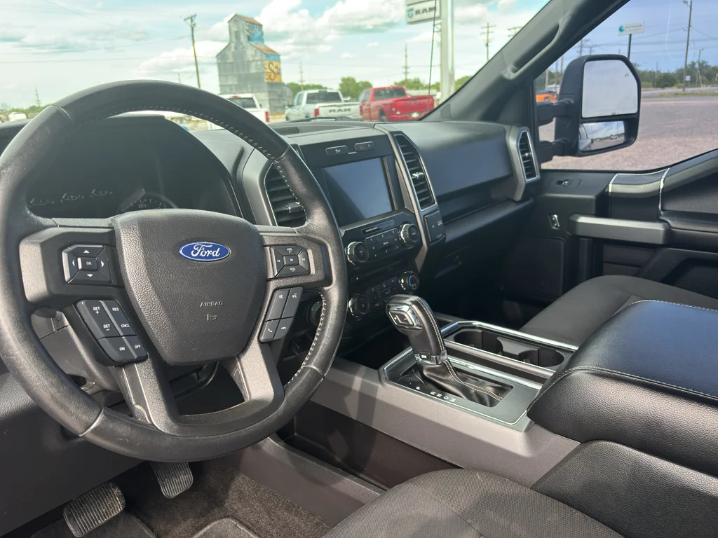 Used 2018 Lightning Blue Ford XLT image 14