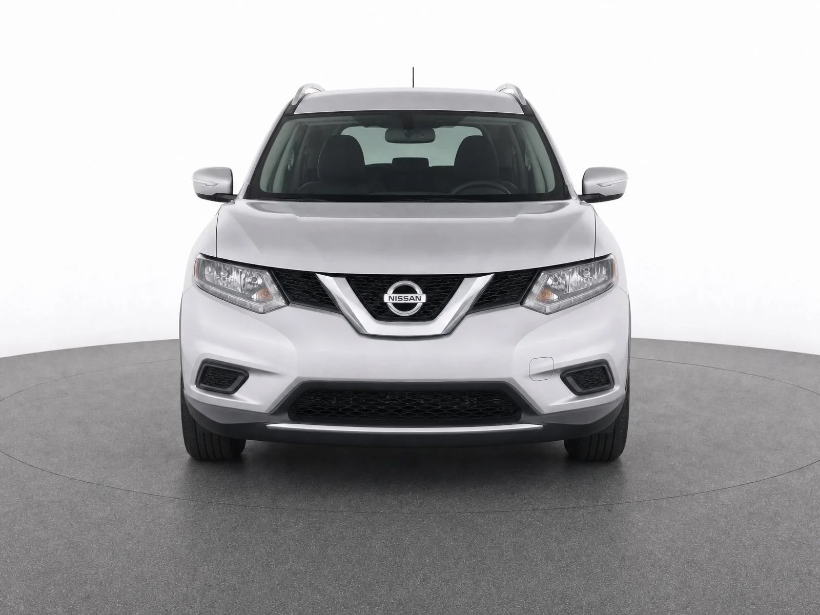 Used 2015 Brilliant Silver Nissan SV image 5