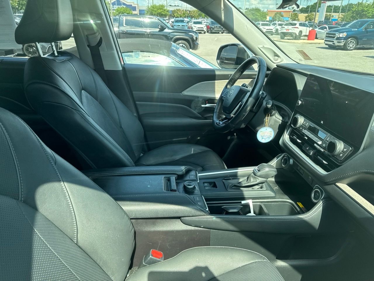 Used 2024 Silver Toyota Platinum image 6