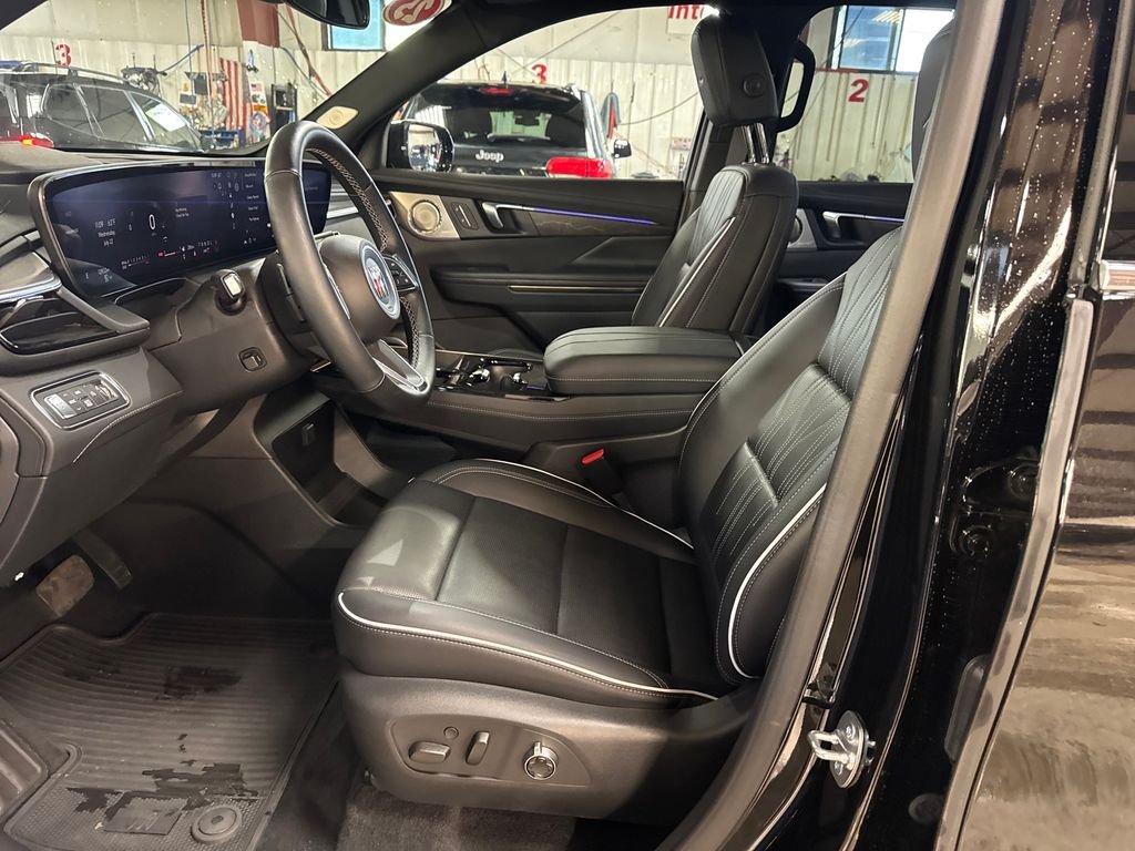 Used 2025 Black Buick Avenir image 14