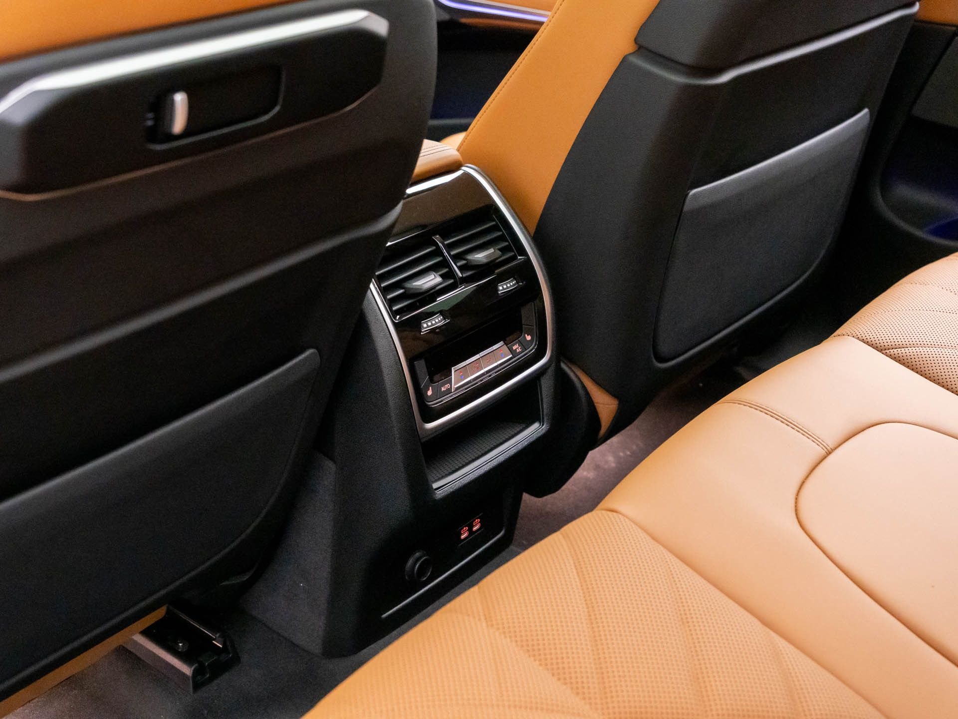 New 2026 Dravit Grey Metallic BMW xDrive40i image 19