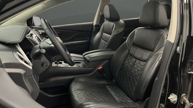 Used 2020 Super Black Metallic Nissan Platinum image 9