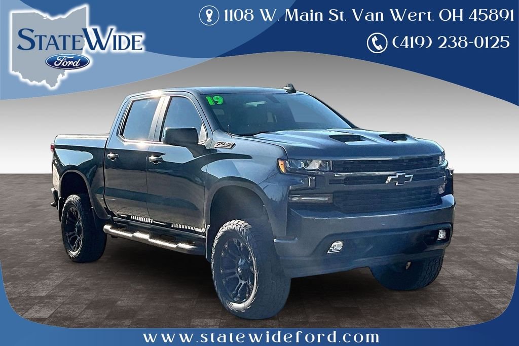Used 2019 Shadow Gray Metallic Chevrolet RST image 1