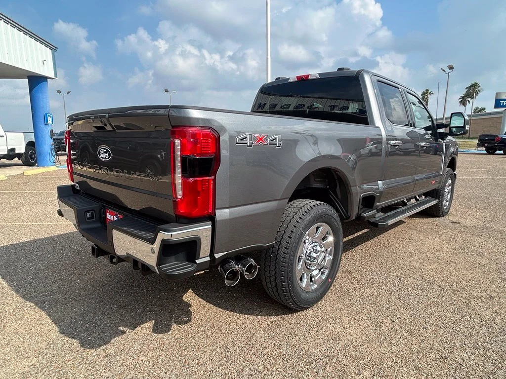 New 2027 Carbonized Gray Metallic Ford F-350® Lariat® image 7