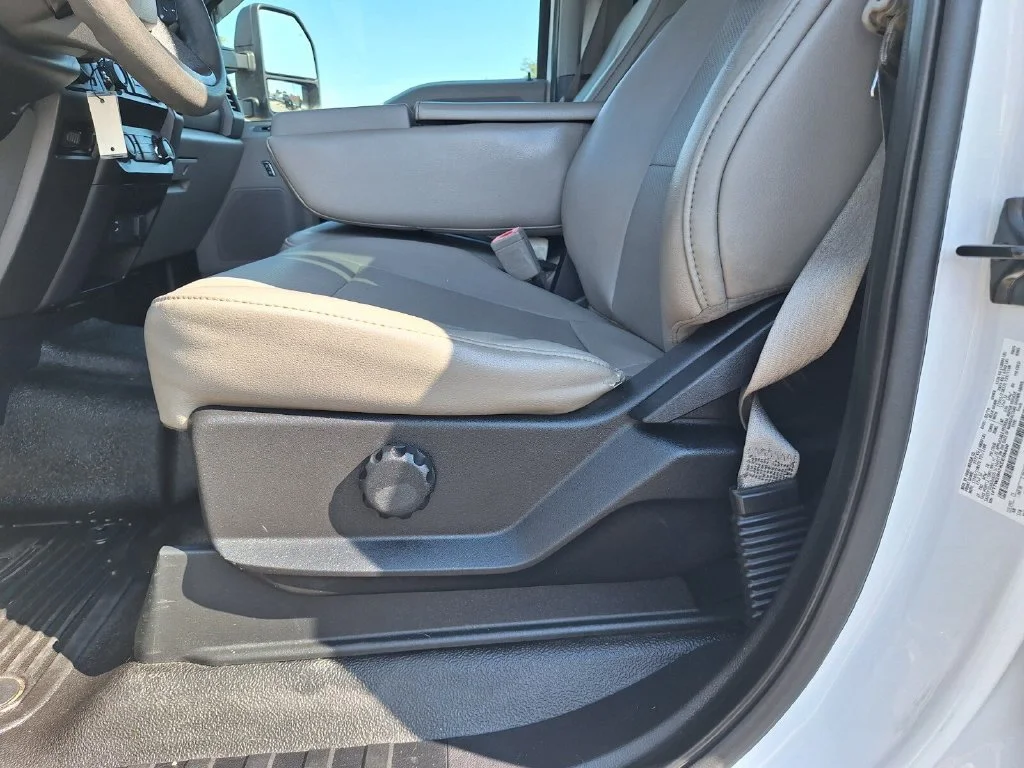 Used 2019 Oxford White Ford XL image 30