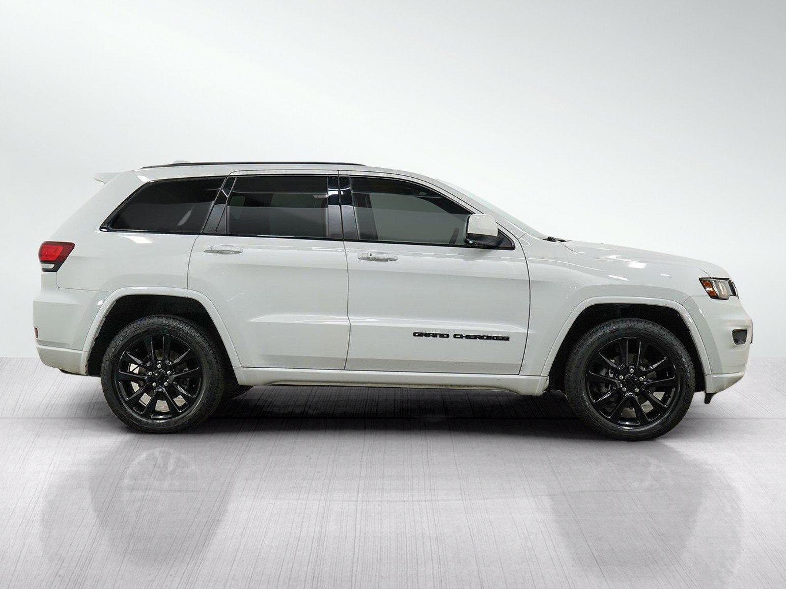 Used 2020 Bright White Clearcoat Jeep Altitude image 6