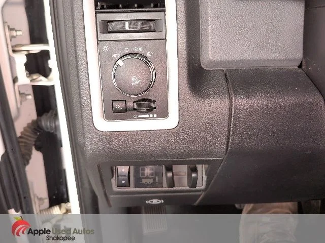 Used 2011 White Ram Sport image 18