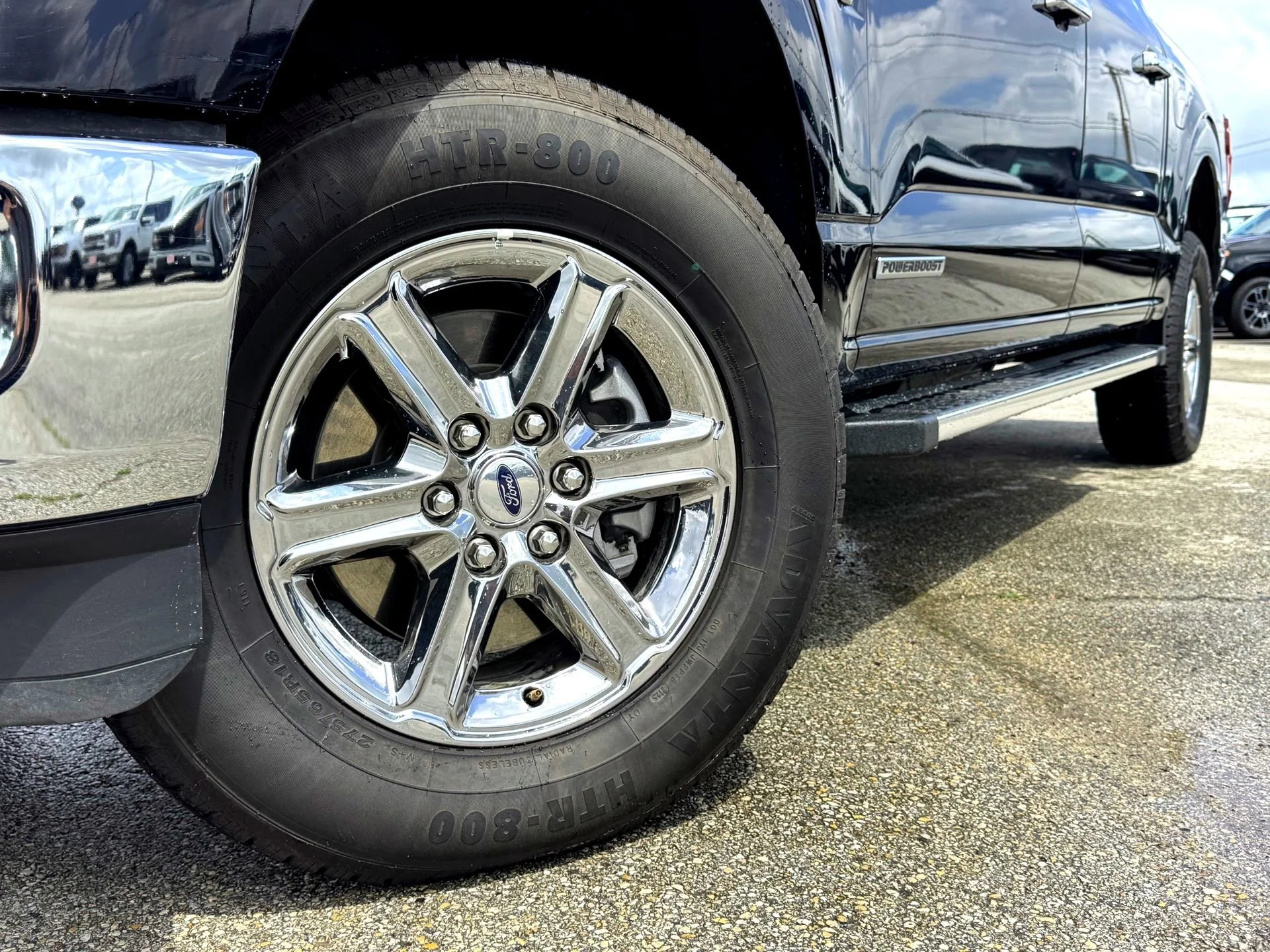 Used 2025  Ford XLT image 2