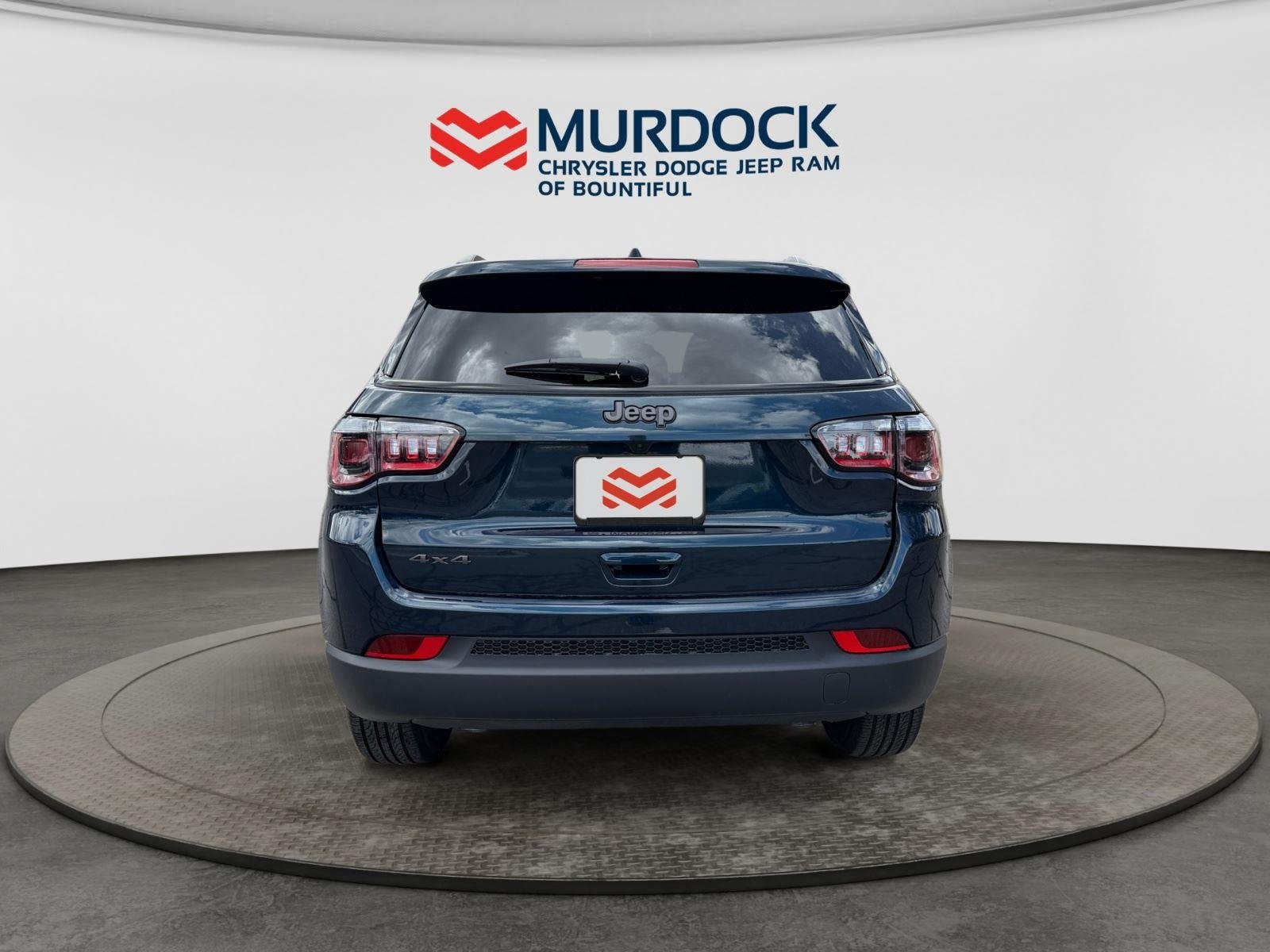 New 2026 Fathom Blue Pearl-Coat Exterior Paint Jeep Latitude Altitude image 4