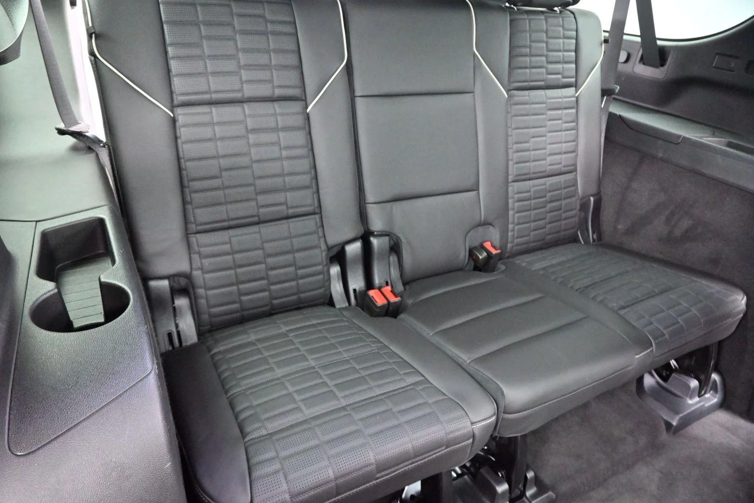 Used 2024 Galactic Gray Metallic Cadillac Premium Luxury Platinum image 39
