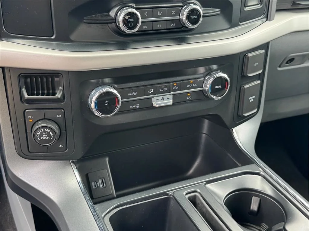 Used 2022 Blue Ford XLT image 22