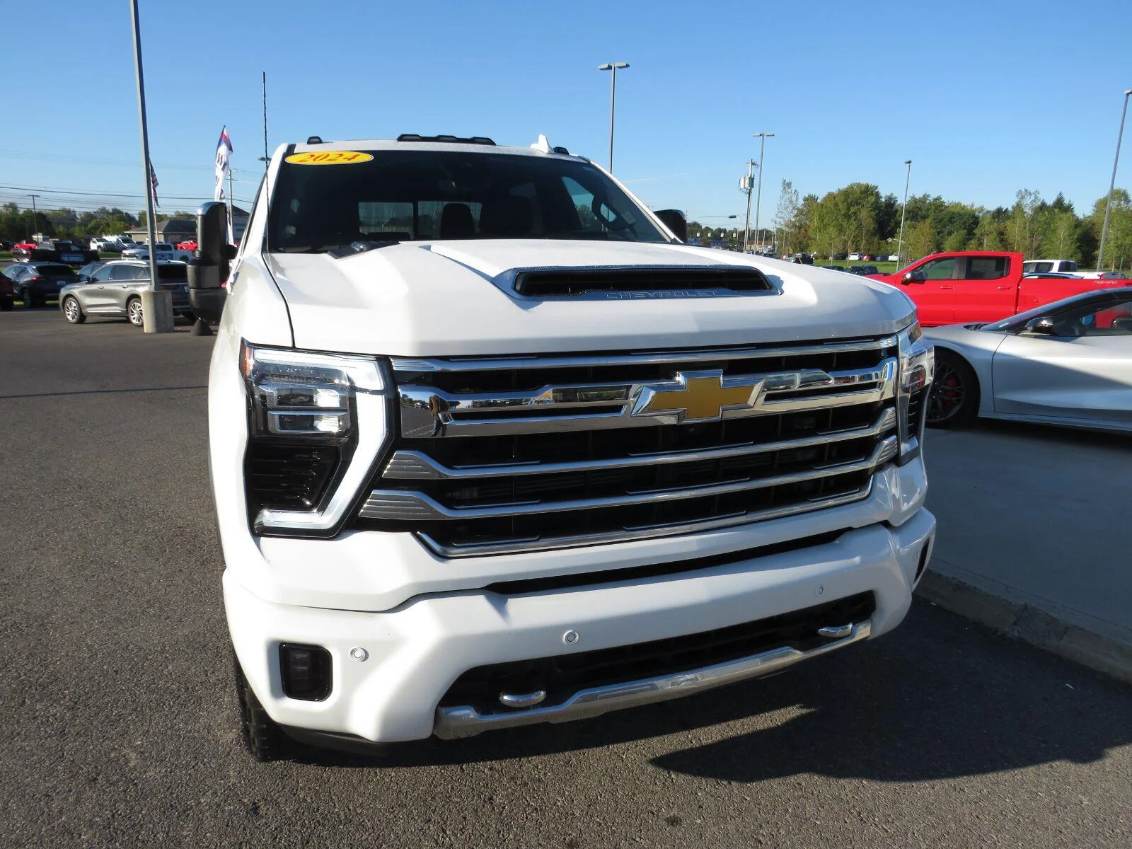 Used 2024 Summit White Chevrolet High Country image 5