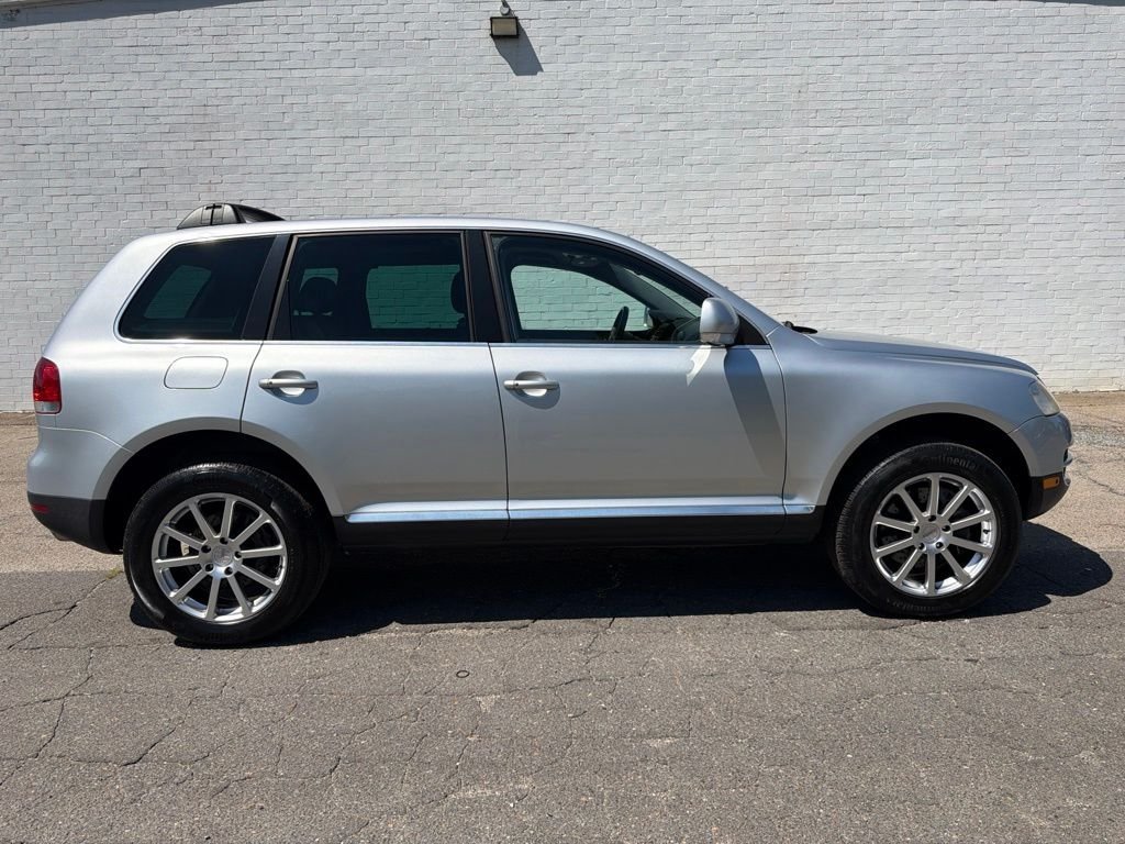 Used 2006 Silver Volkswagen V10 TDI image 1