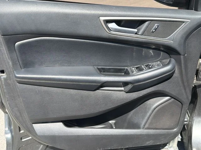 Used 2017 Gray Ford SEL image 16
