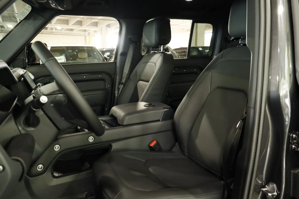New 2026 Carpathian Grey Land Rover X-Dynamic SE image 8