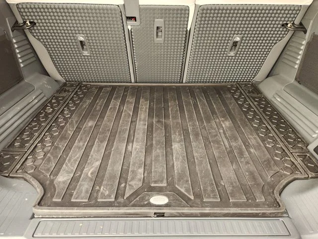 Used 2026 Blue Land Rover S image 31