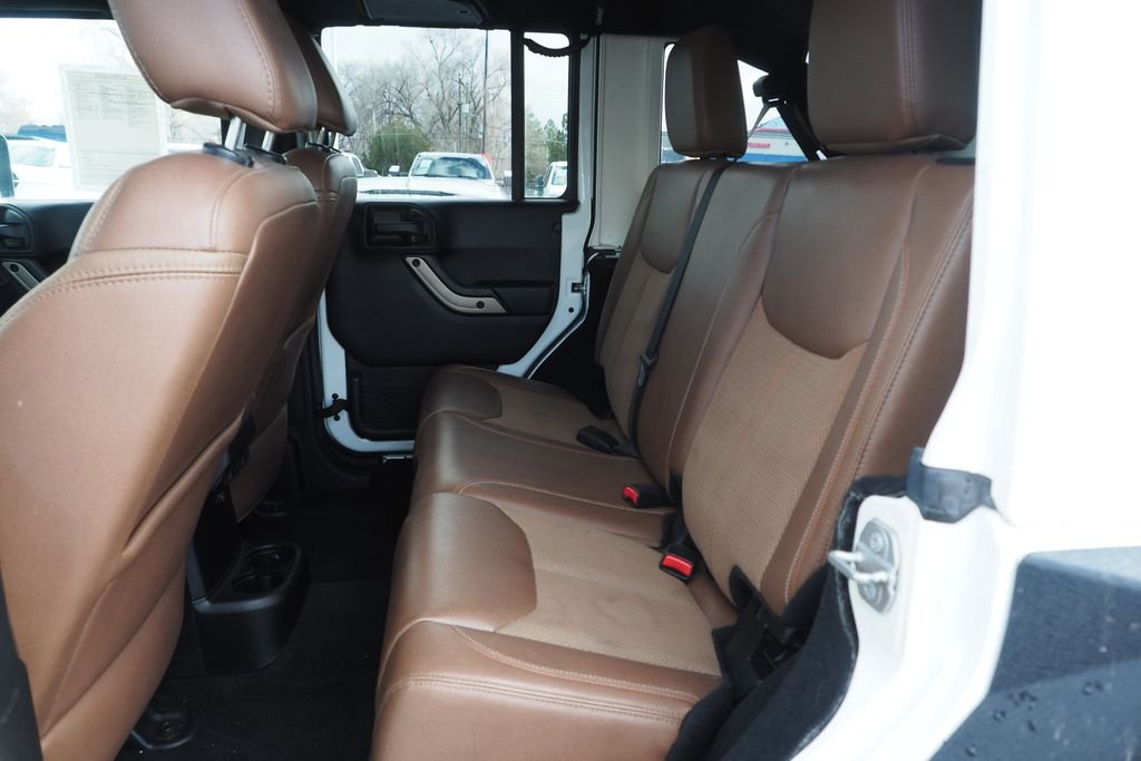 Used 2017 White Jeep Unlimited Sahara image 15