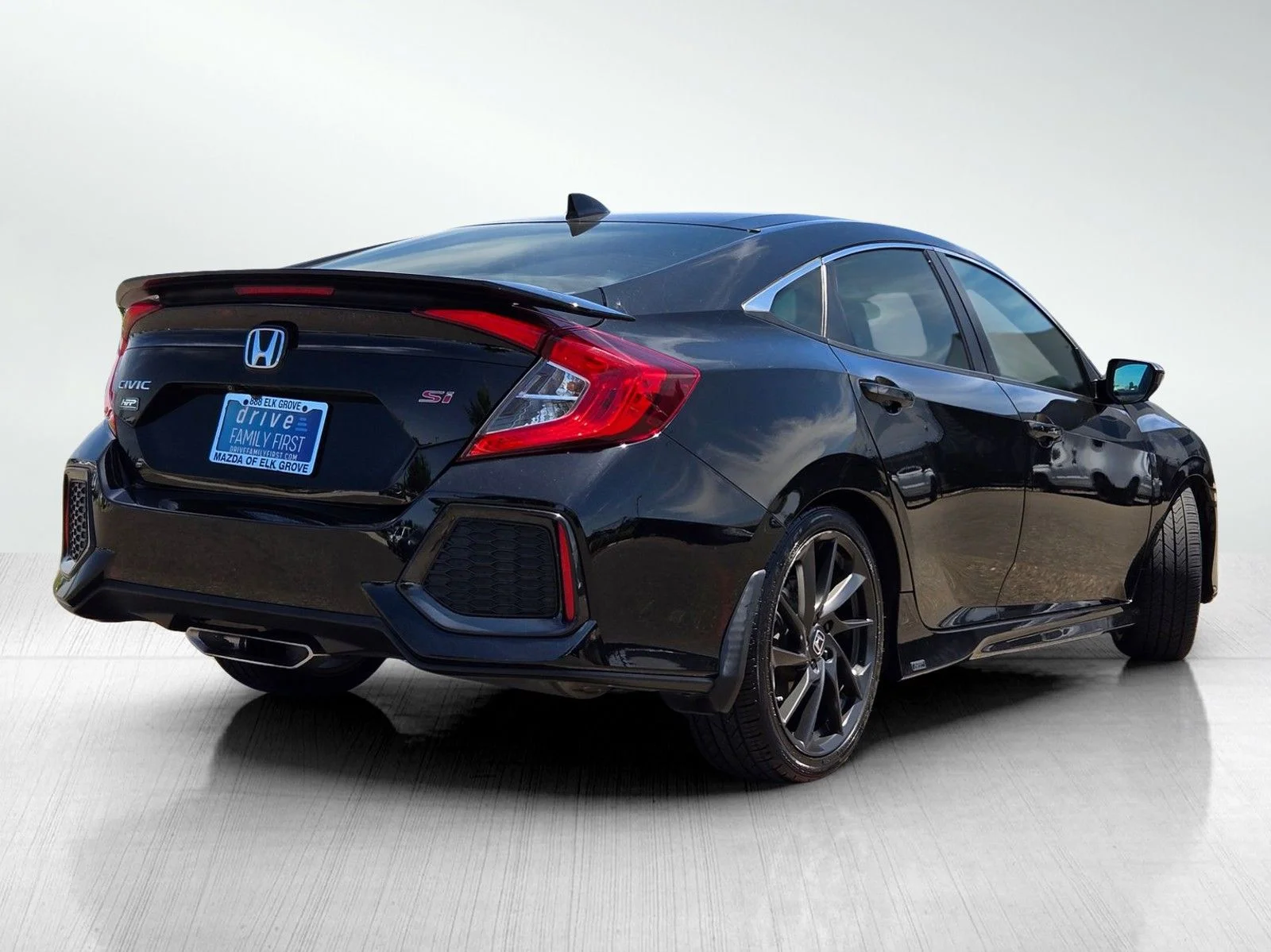 Used 2018 Crystal Black Pearl Honda Si image 4