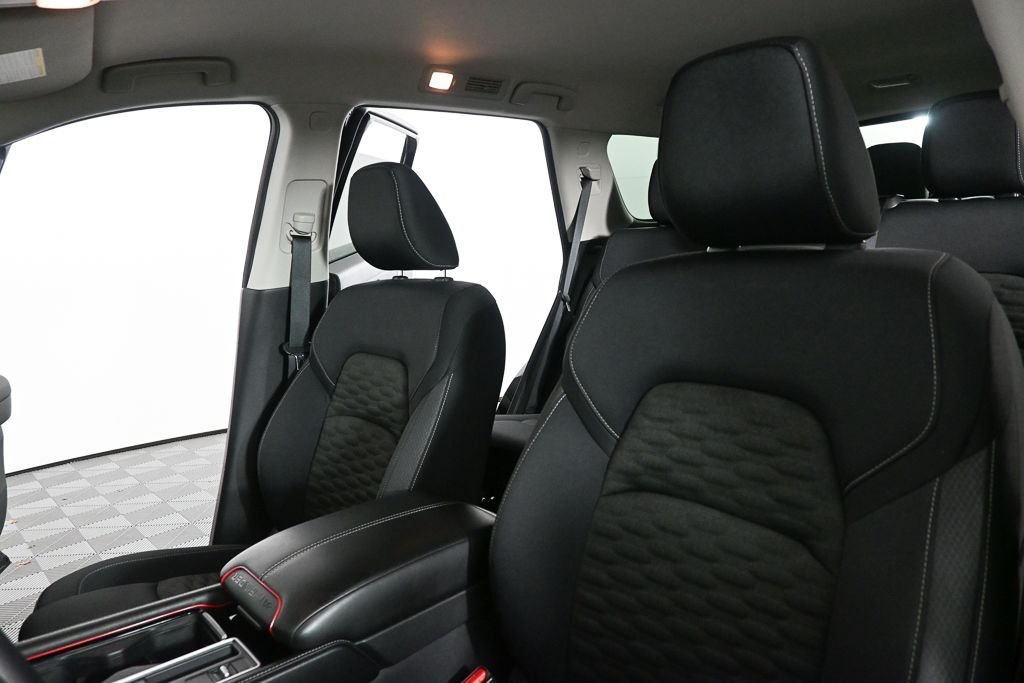 Used 2022 Black Nissan S image 5