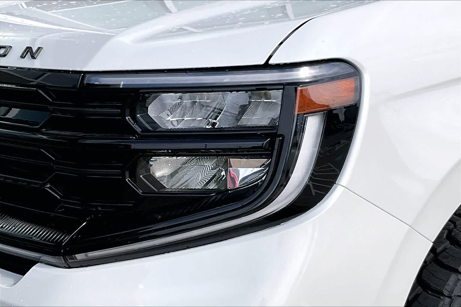 New 2026 Star White Metallic Tri-Coat Ford Platinum® image 9