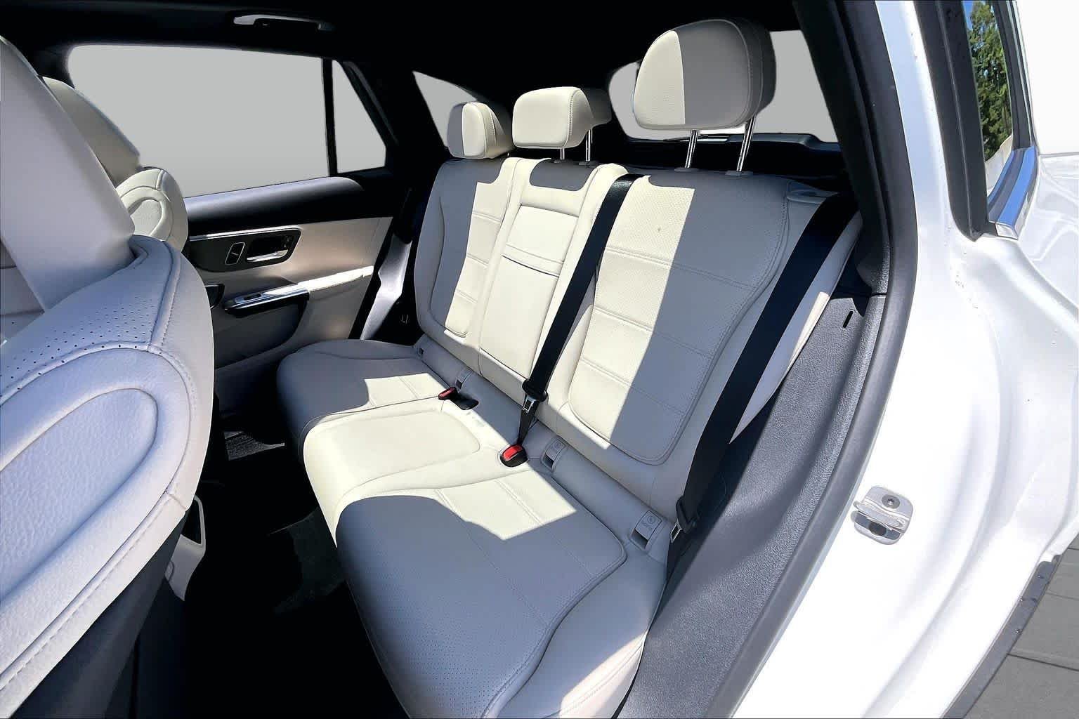 Used 2026 Polar White Mercedes-Benz GLC 300 image 20