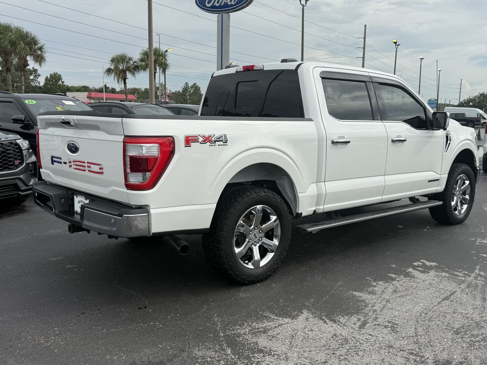 Certified Used 2022 White Metallic Ford Lariat image 5