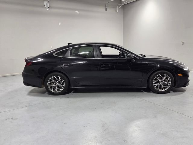 Used 2023 Black Hyundai SEL image 11