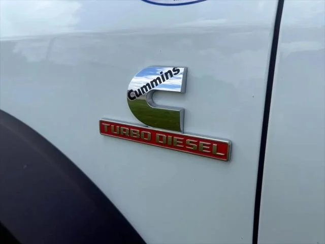 New 2024 Bright White Clear-Coat Exterior Paint RAM TRADESMAN image 13