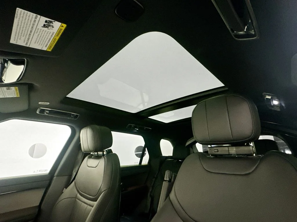 New 2026 Fuji White Land Rover SE image 21