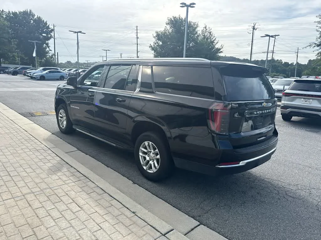 Used 2025 Black Chevrolet LT image 10