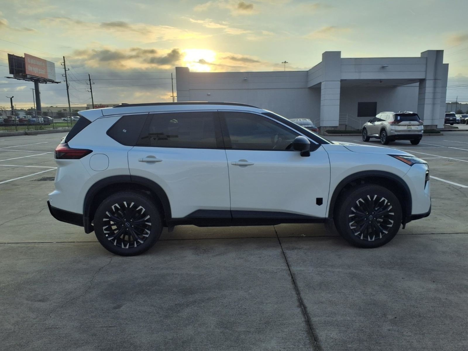2026 Nissan Rogue photo 10 of 28