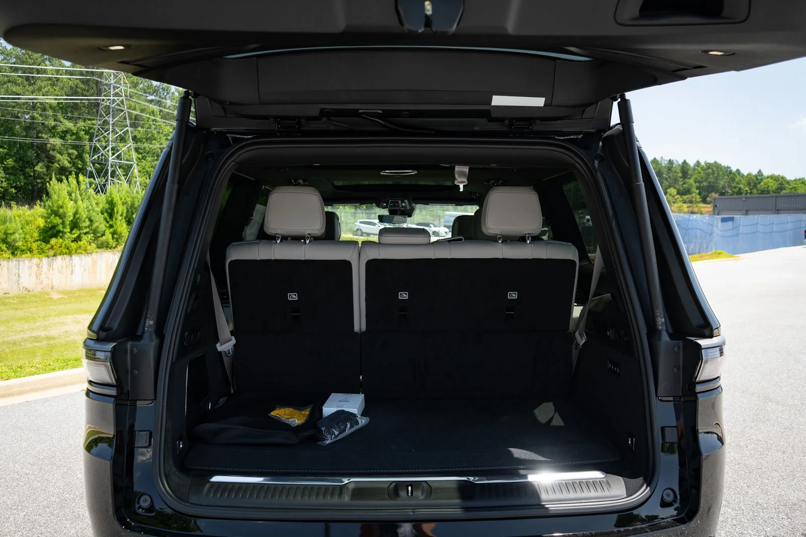 New 2026 High Gloss Black Exterior Paint Jeep Summit Obsidian image 17