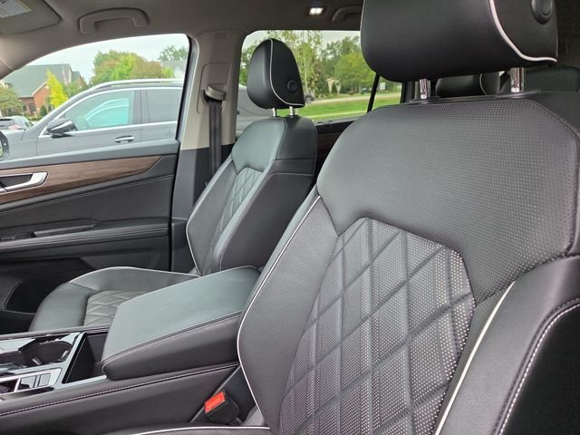 Used 2024 Silver Volkswagen 2.0T SEL Premium R-Line image 5