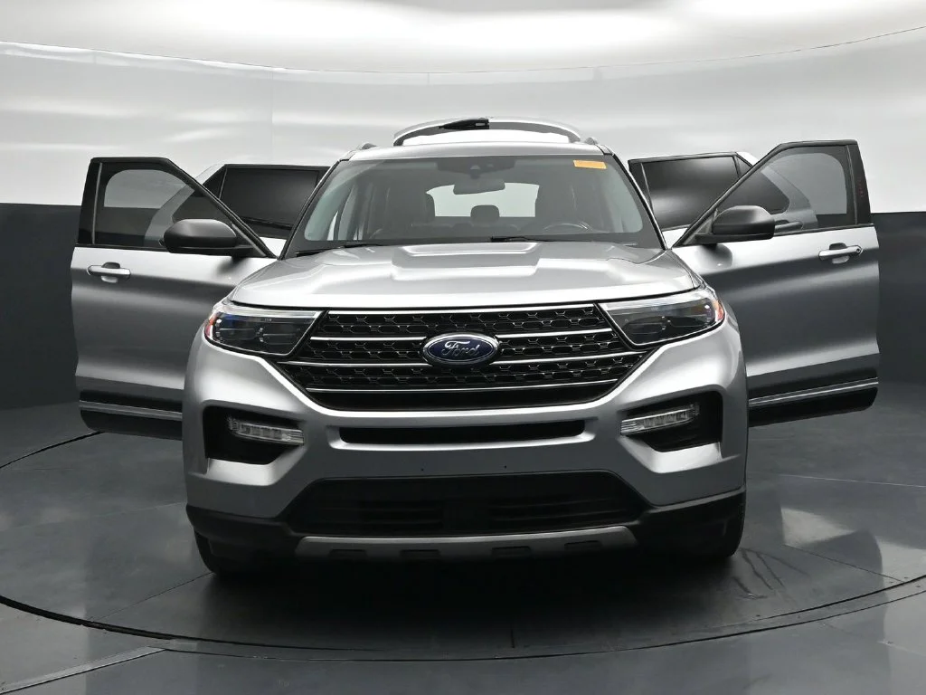 Used 2021 Silver Ford XLT image 26