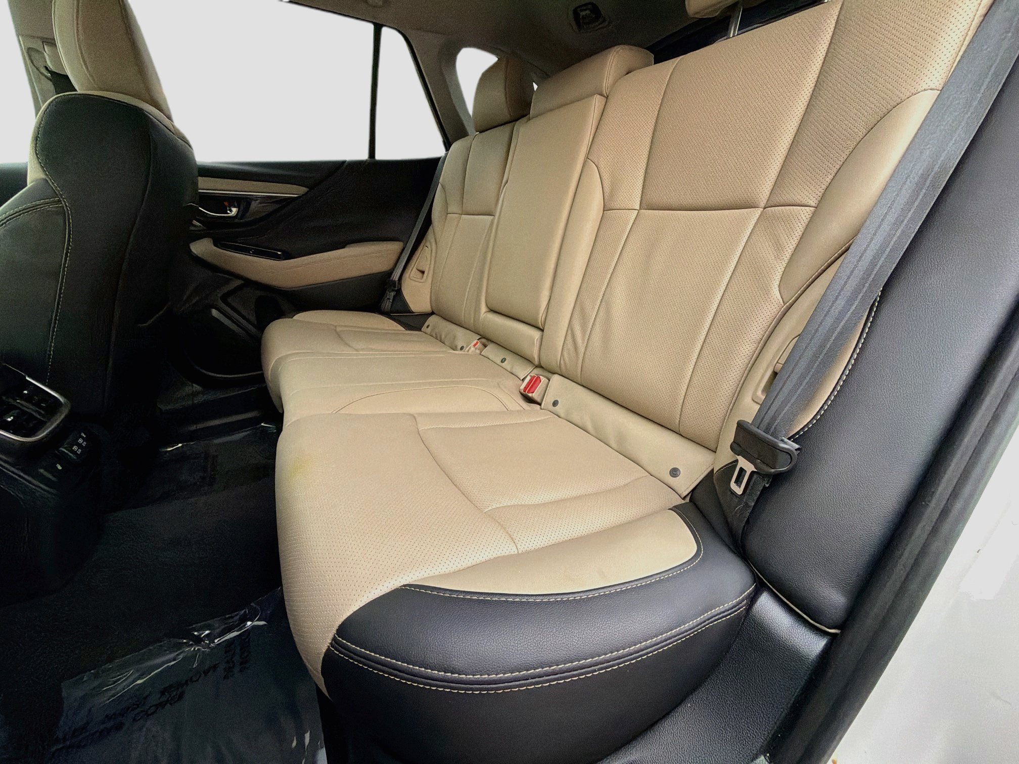 Used 2020 Crystal White Pearl Subaru Limited image 21