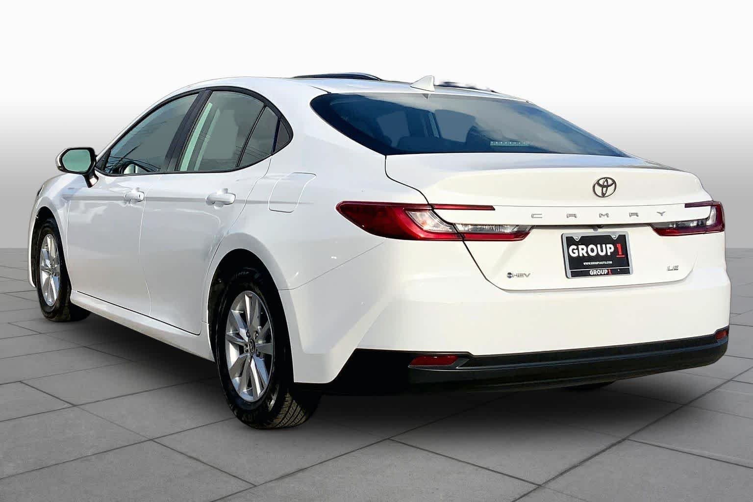 Used 2025 Ice Cap Toyota LE image 12