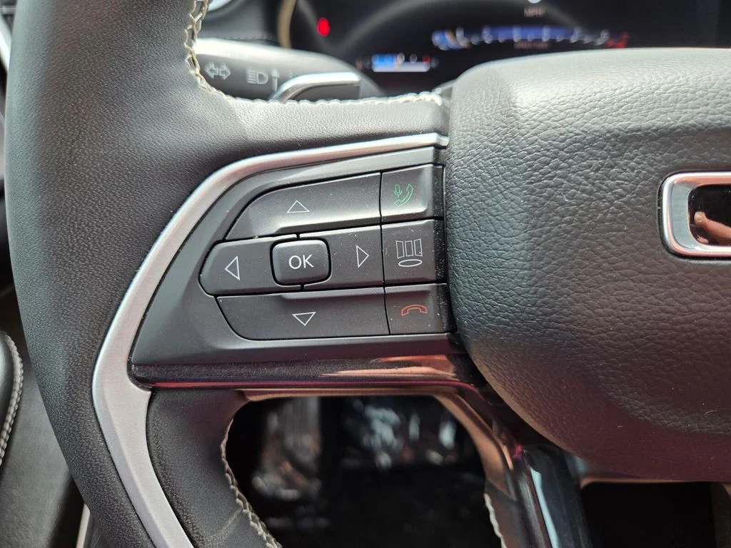 Used 2023 White Jeep Altitude X image 28