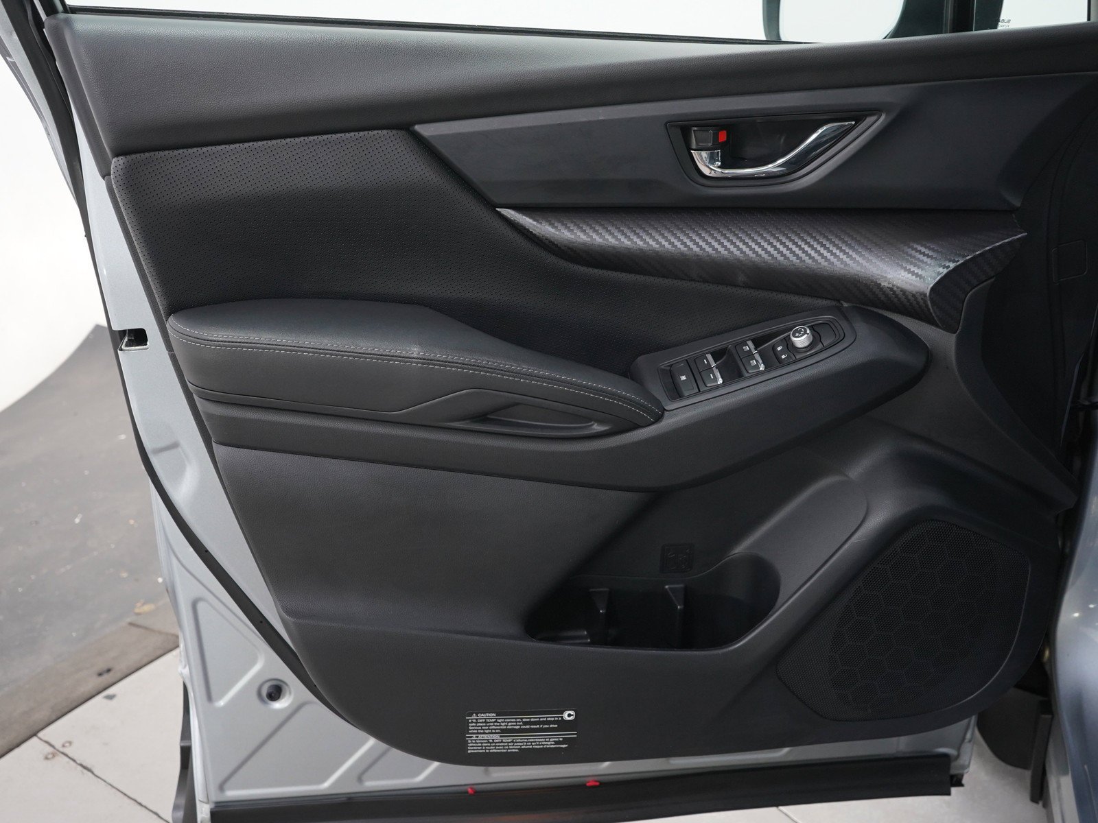 Used 2022 Ice Silver Metallic Subaru Onyx Edition image 21