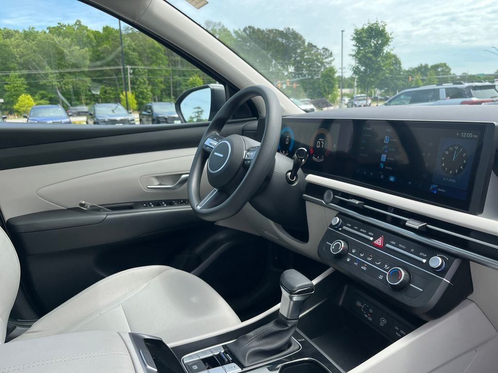 Used 2026 Shimmering Silver Hyundai SE image 30
