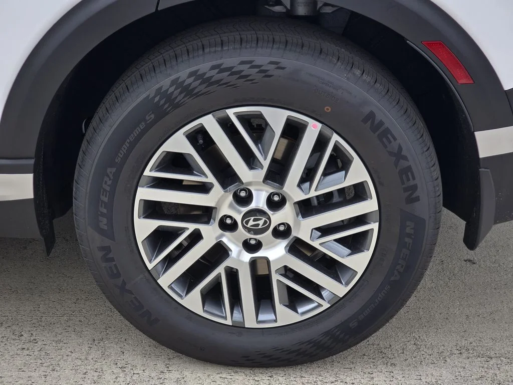 New 2026 White Hyundai SEL Premium image 5