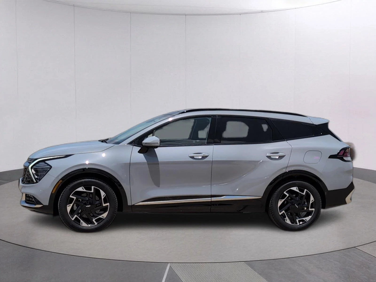 Used 2025 Ebony Black Kia SX-Prestige image 2