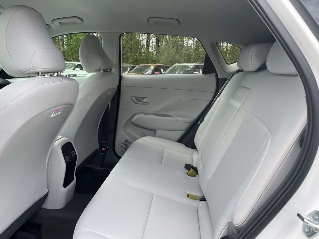 New 2026 White Hyundai SEL Sport image 10