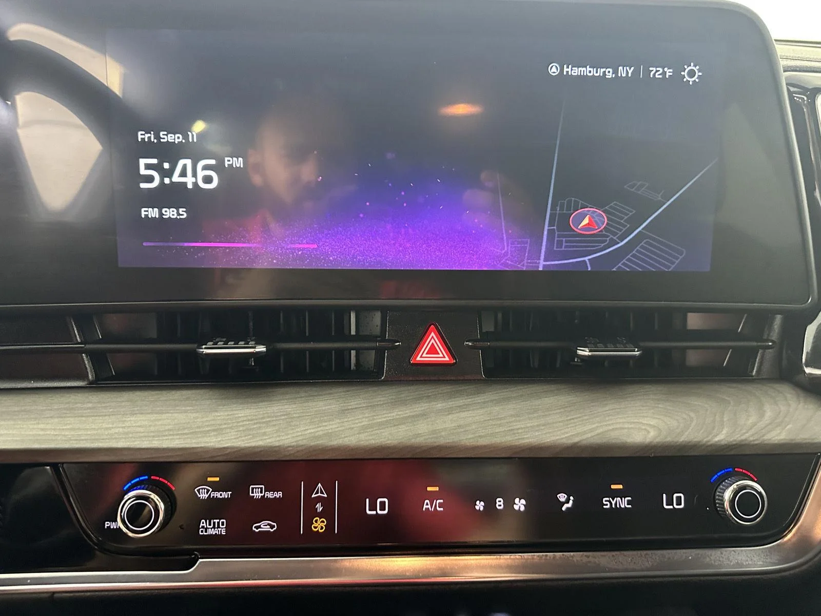 Used 2025 Wolf Gray Kia X-Line image 21