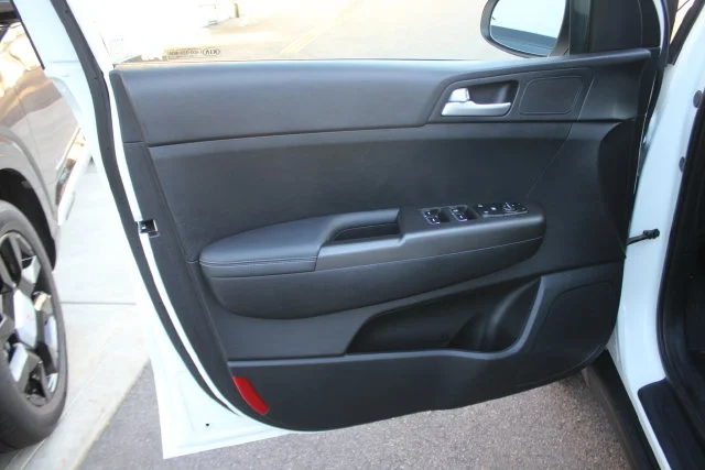 Used 2019 White Kia LX image 19